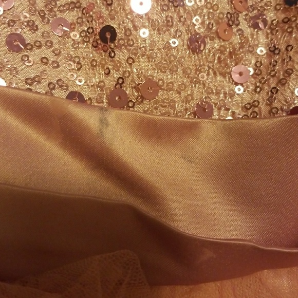 Girls dress - Picture 2 of 3